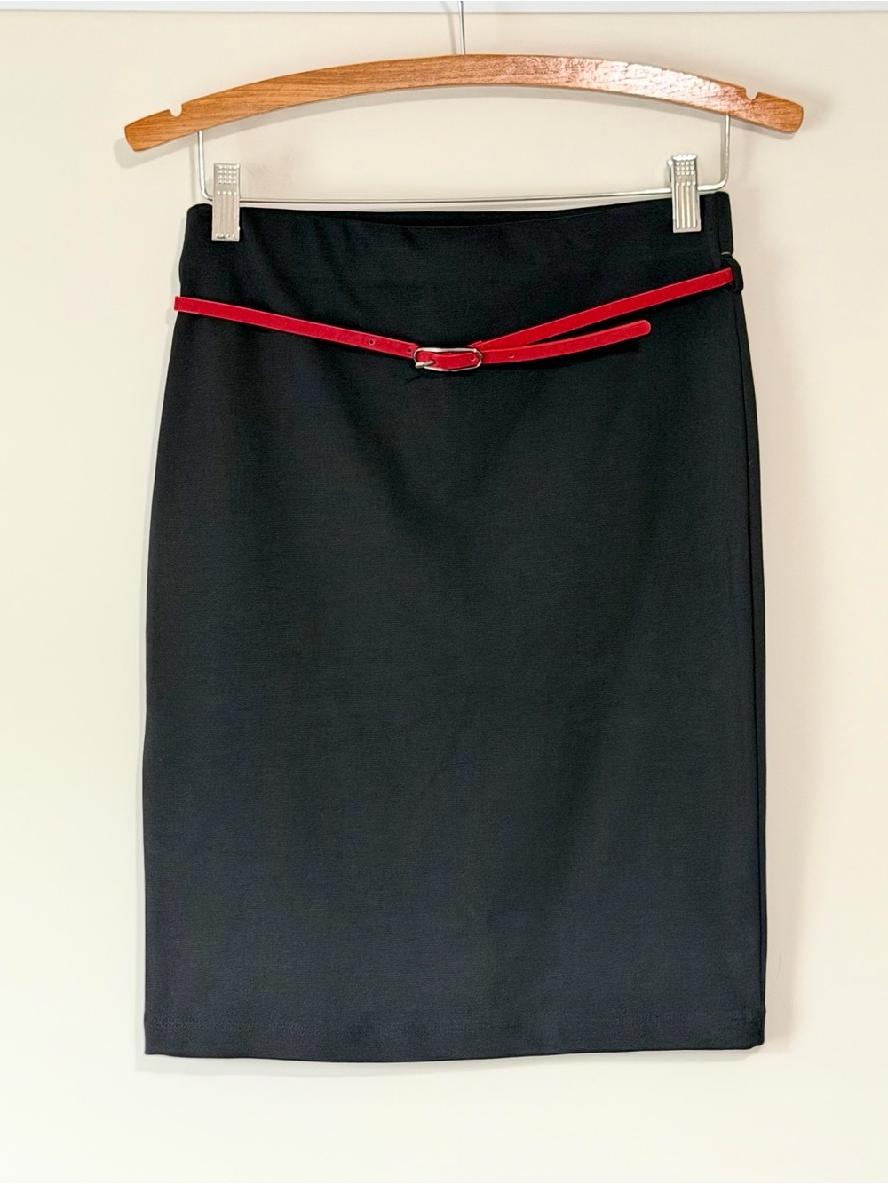 Xhilaration Black Pencil Skirt with Red Slim Suede Belt - Picture 7 of 7